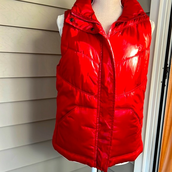 Old Navy puffer vest size M - Picture 1 of 5